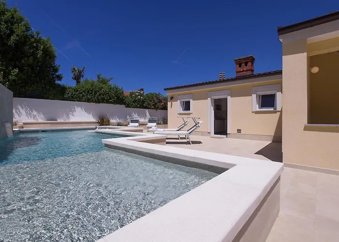 Charming Manuela With Wonderful Pool Near The Villa Banjole