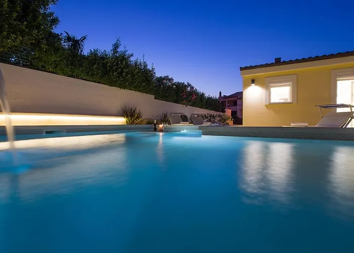 Charming Manuela With Wonderful Pool Near The Banjole