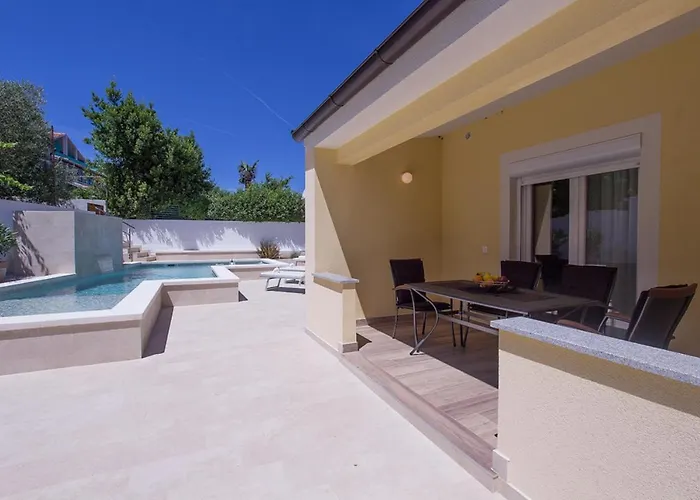 Charming Manuela With Wonderful Pool Near The