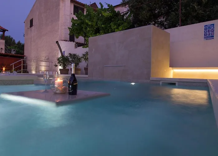 Charming Manuela With Wonderful Pool Near The וילה *