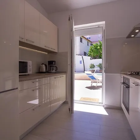 Charming Manuela With Wonderful Pool Near The Villa Banjole
